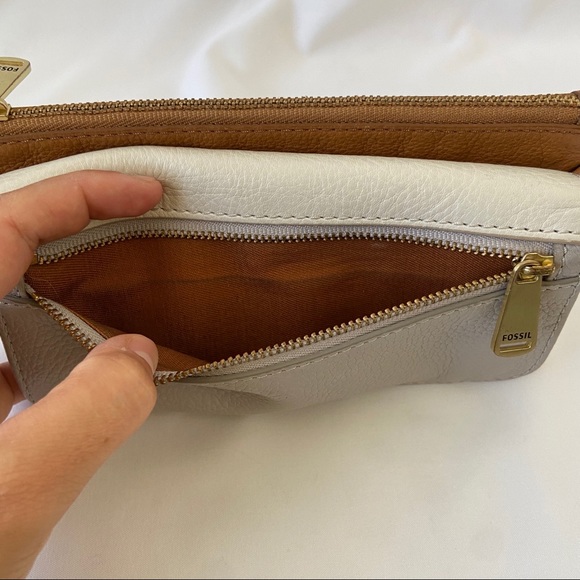 FOSSIL Tri-Colored Wallet - Picture 4 of 6